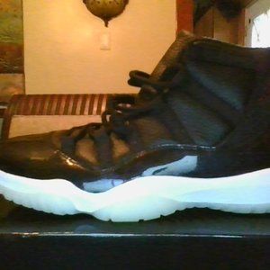 NIKE AIR JORDAN 11 (72-10)